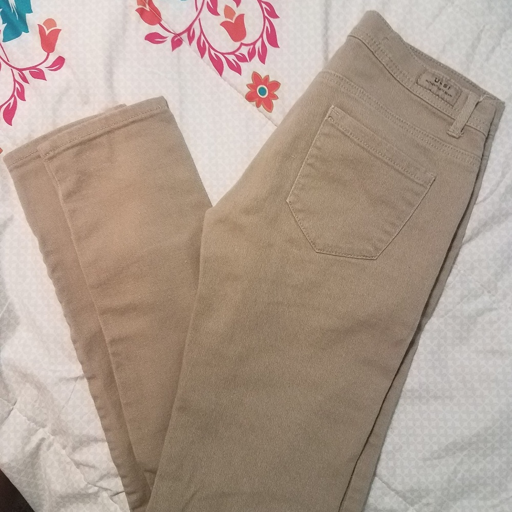 Khaki skinny pants